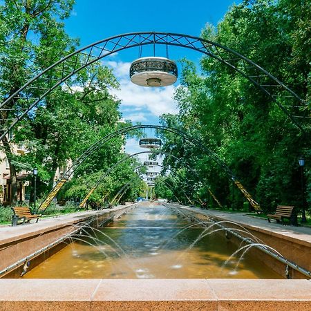 Nadezhda Apartments On Abylay Khan Ave 121 Almaty Exteriér fotografie